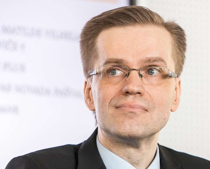 Jurgis-Skilters_Univeristy-Latvia_reading.jpg