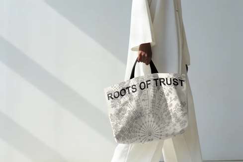 Rachel-Botsman_rootsofTrust.jpeg