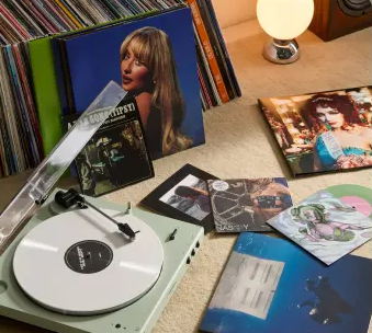 Urban-Outfitters_Vinyl records.png (1)